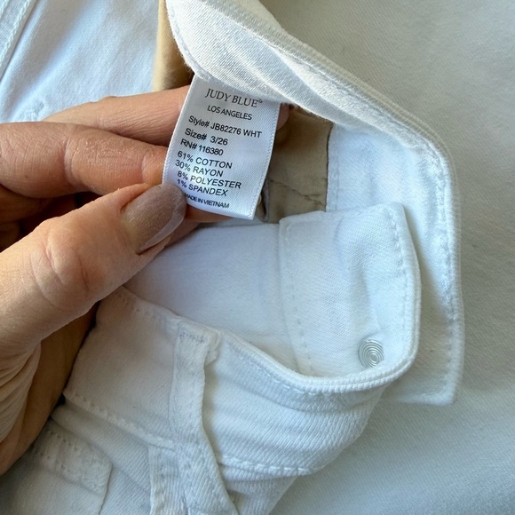 Judy Blue White Jeans Destroyed Boyfriend Sz 3/26 Mid Rise - Picture 4 of 8